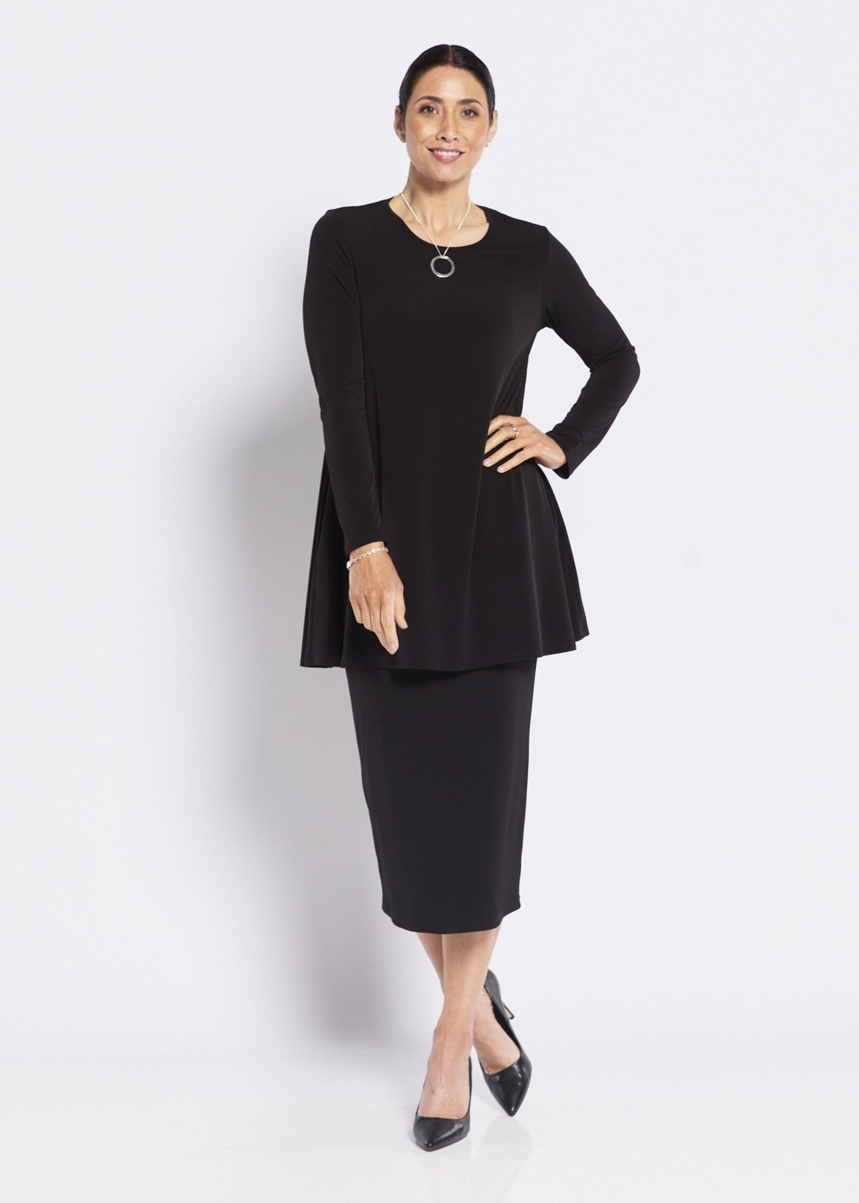 Jersey Long Sleeve Swing Tunic with Pockets in Black