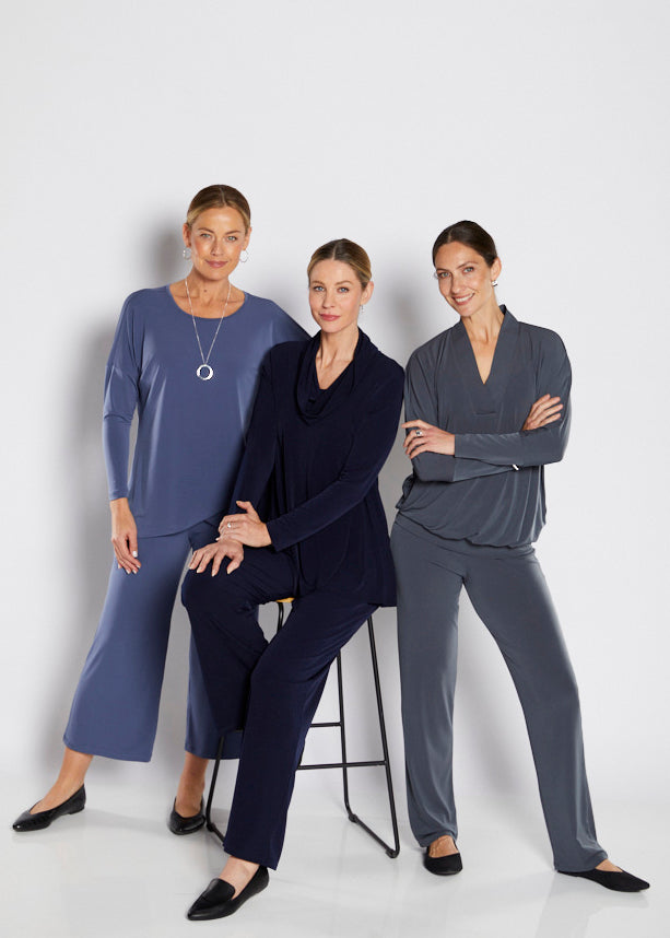 Wendy Foundation slinky jersey relaxed V top in Squid grey