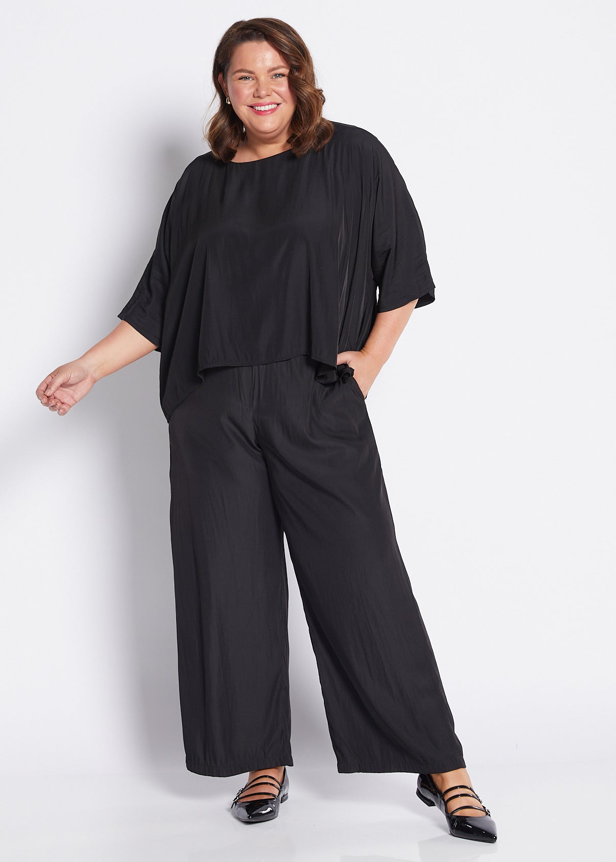 Silky Technical Layered Short Sleeve Top in Black