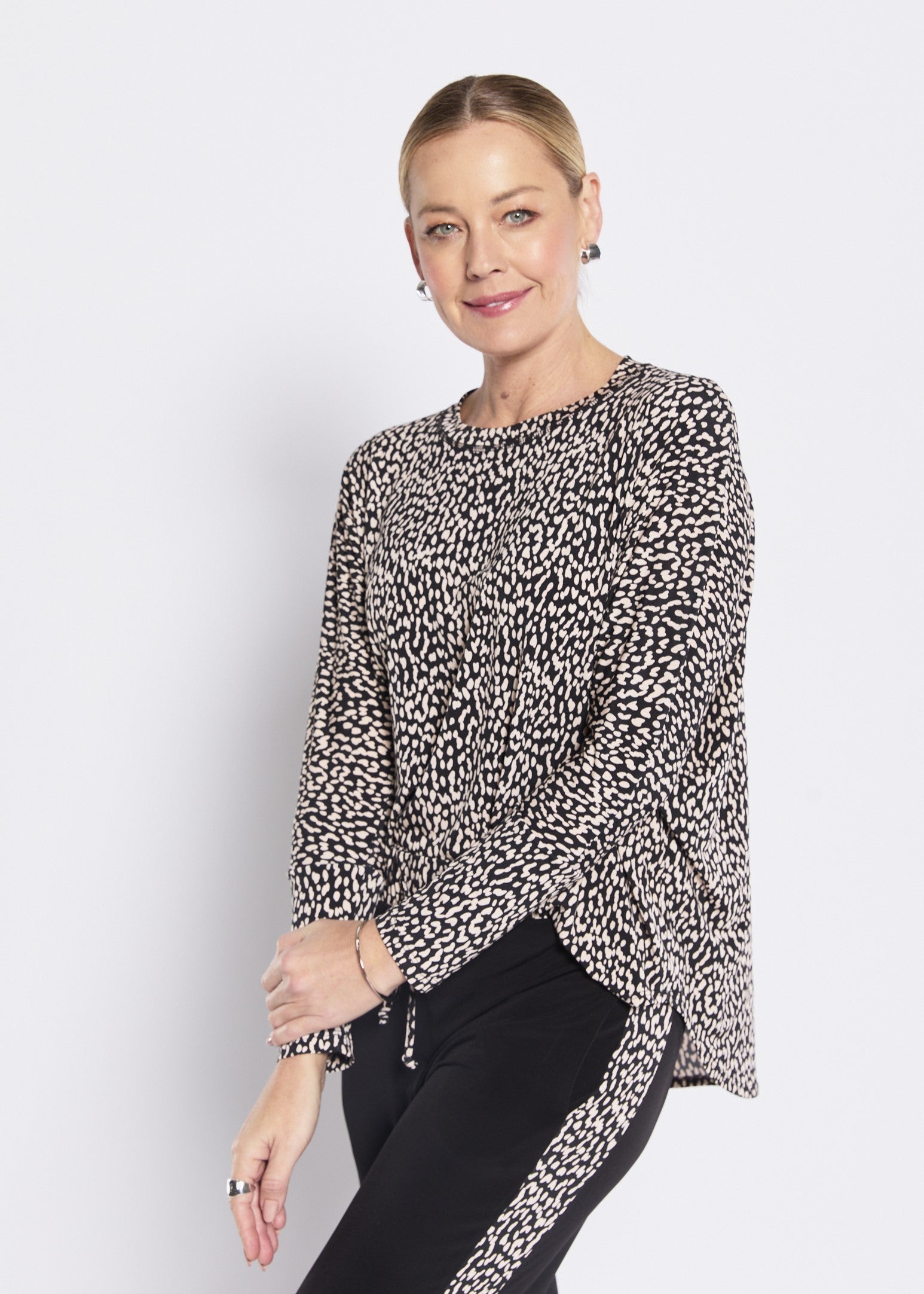 Jersey relaxed black pant with animal print side stripe
