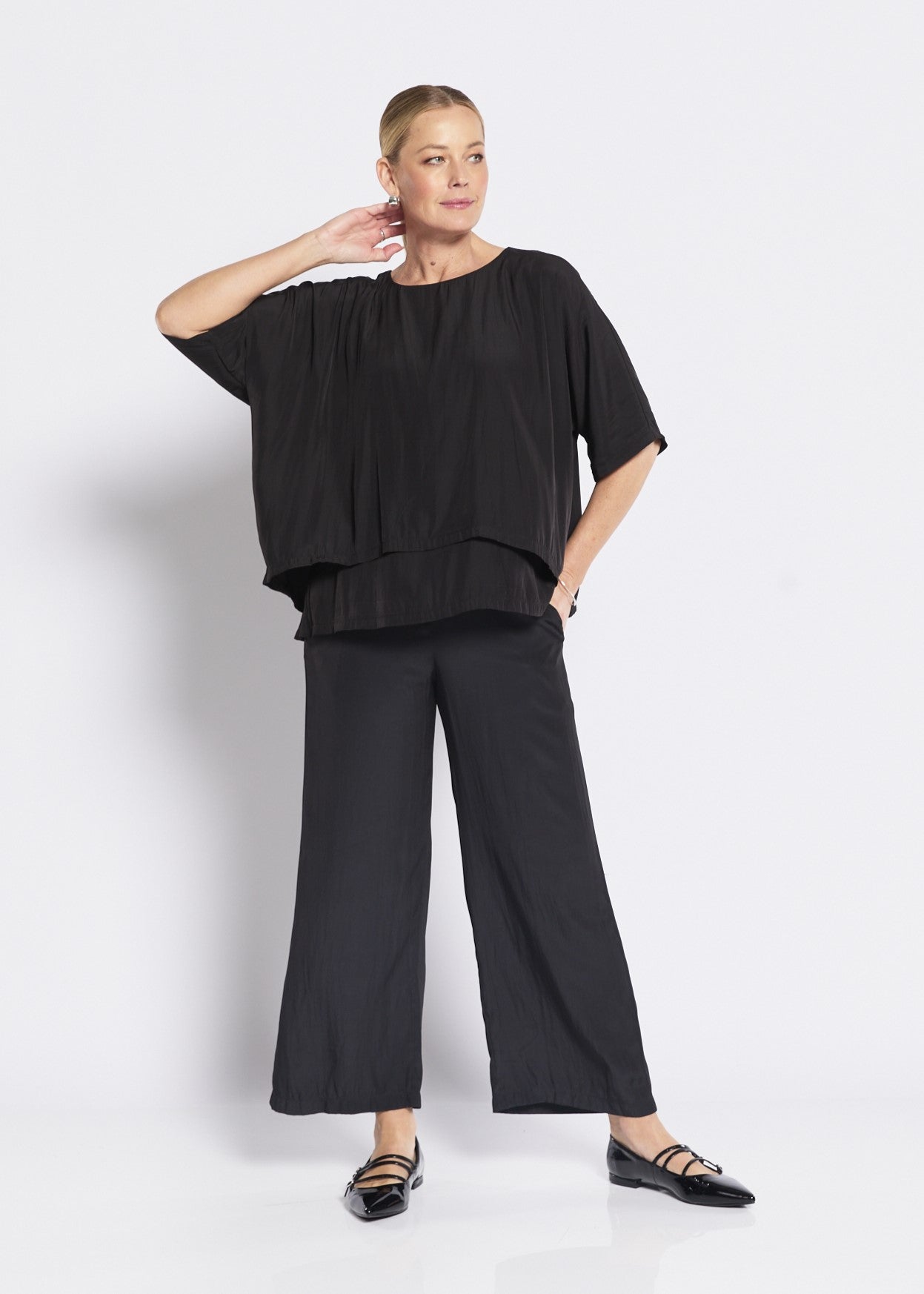 Keya Lustre technical layered top in black