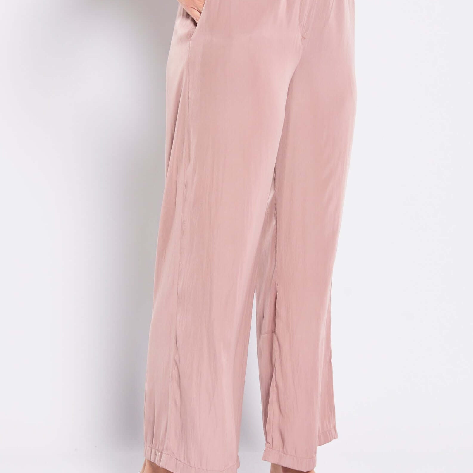 Silky Technical Wide Leg Pants with Pockets in Mocha