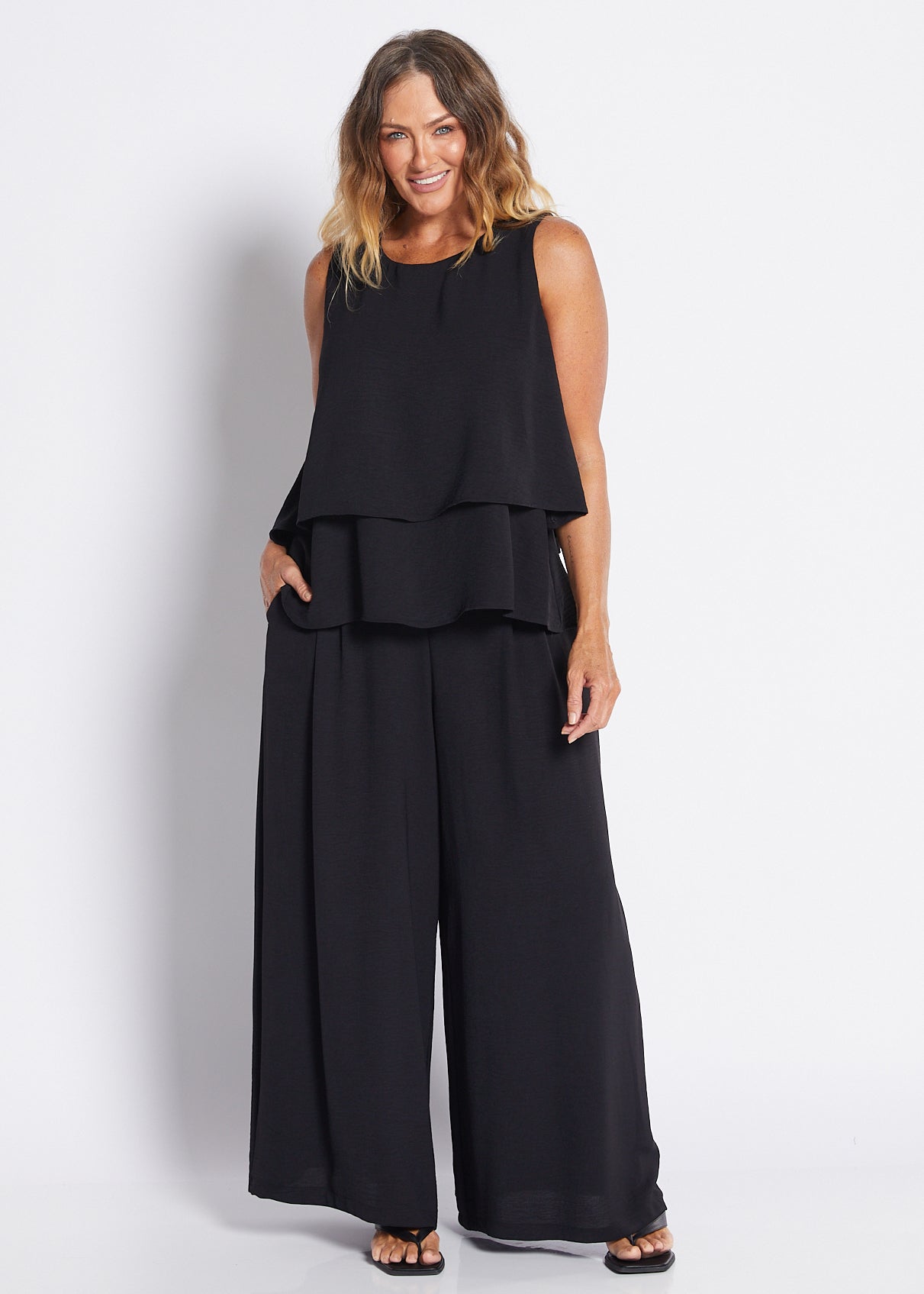 Crepe Ultra Wide Leg Pant in Black