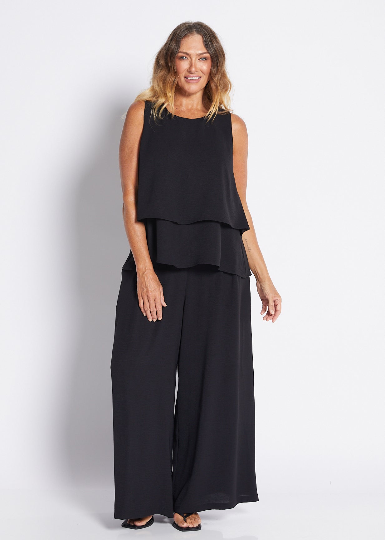 Crepe Ultra Wide Leg Pant in Black