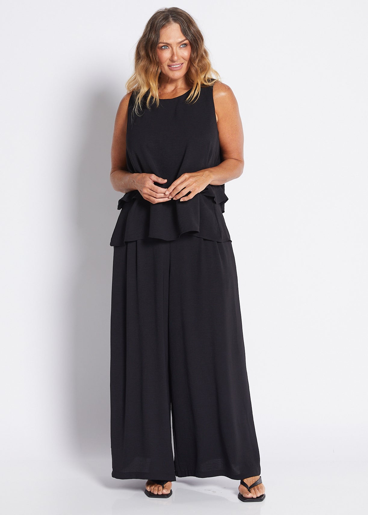 Crepe Ultra Wide Leg Pant in Black