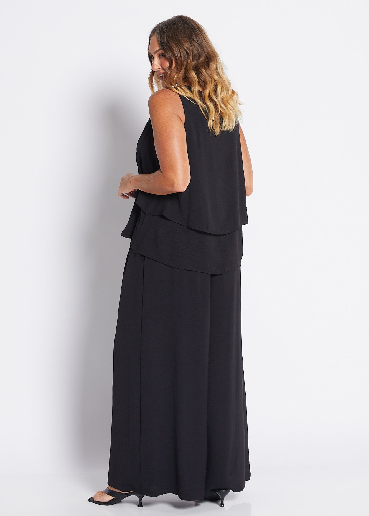 Crepe Ultra Wide Leg Pant in Black