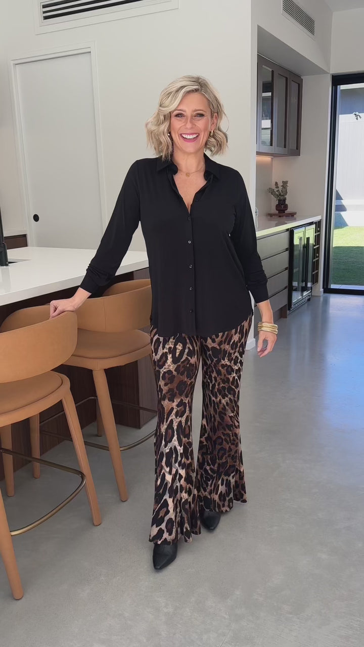 Mia jersey flare pant in Soprano animal print