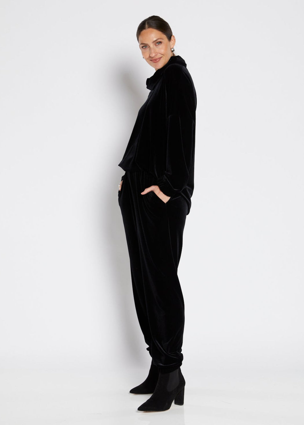 Cork stretch velour jogger pant