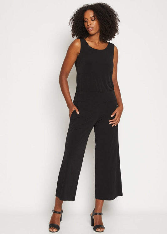 Lundie Jersey Women's 7/8 culotte pants in black.