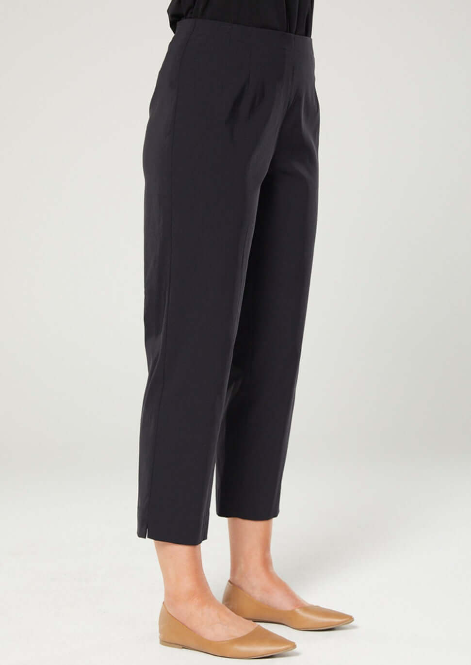 Wow Miracle Bengaline Women's 7/8th length straight-cut pants in black.